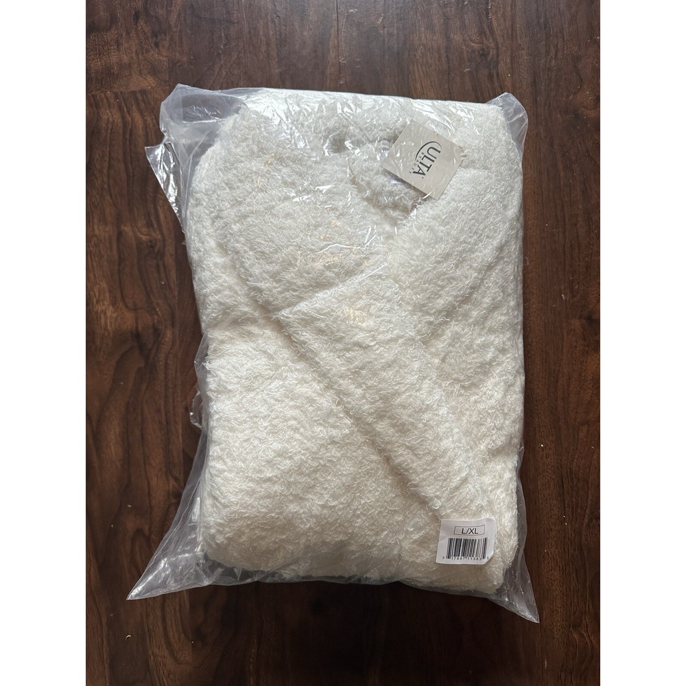 ULTA Plush White Robe Size L/XL Brand New with Tags